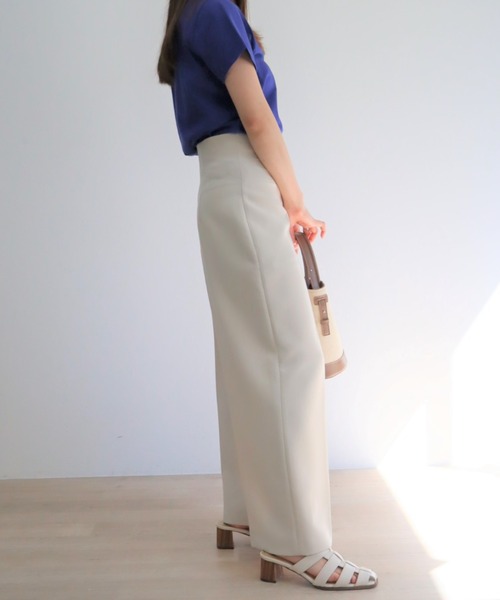 aunt lily(アントリリー)の「綿100%コットン、大人のスタンドネック無地シンプルTシャツ(Tシャツ/カットソー・レディース・サンドベージュ/アイボリー/ブラック/ブルー・M/L/LL)」の12枚目の写真