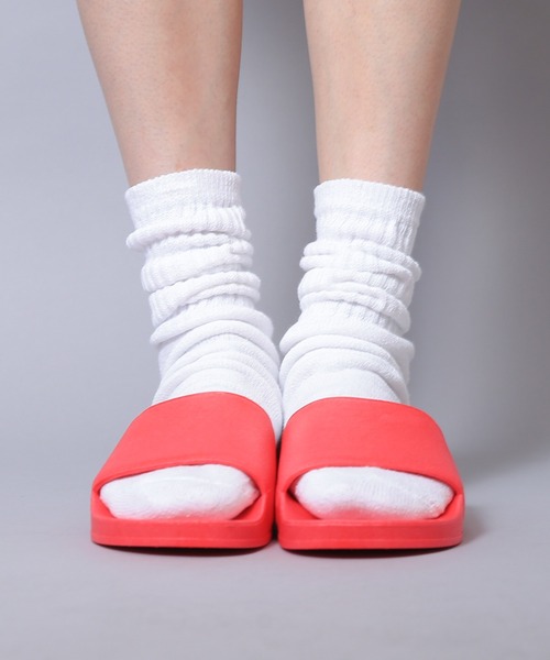 WAIPER.inc(ワイパーインク)の「Los Angeles Apparel UNISEX EVERYDAY SLIDES(スリッポン・メンズ・ブルー/ブラック/ピンク/ホワイト/レッド系その他・10/9/7/8)」の15枚目の写真