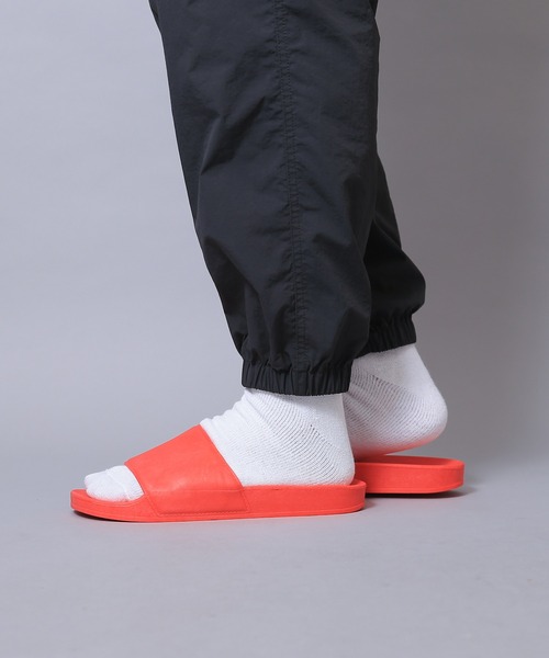 WAIPER.inc(ワイパーインク)の「Los Angeles Apparel UNISEX EVERYDAY SLIDES(スリッポン・メンズ・ブルー/ブラック/ピンク/ホワイト/レッド系その他・10/9/7/8)」の13枚目の写真