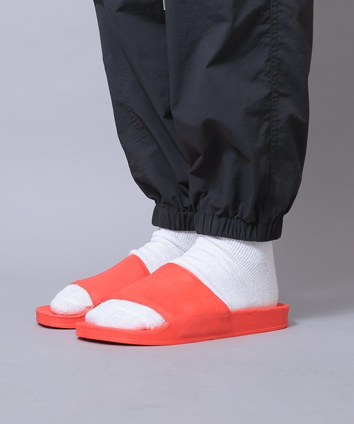 WAIPER.inc(ワイパーインク)の「Los Angeles Apparel UNISEX EVERYDAY SLIDES(スリッポン・メンズ・ブルー/ブラック/ピンク/ホワイト/レッド系その他・10/9/7/8)」の21枚目の写真
