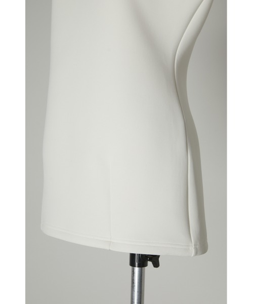 RIM.ARK（リムアーク）の「Shaped cocoon tops（Tシャツ/カットソー・レディース・ブラック/ホワイト・36/38）」の11枚目の写真