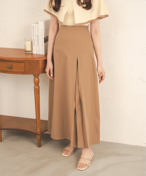 Ambre Neige（アンブルネージュ）の「タックフレアスリットスカート