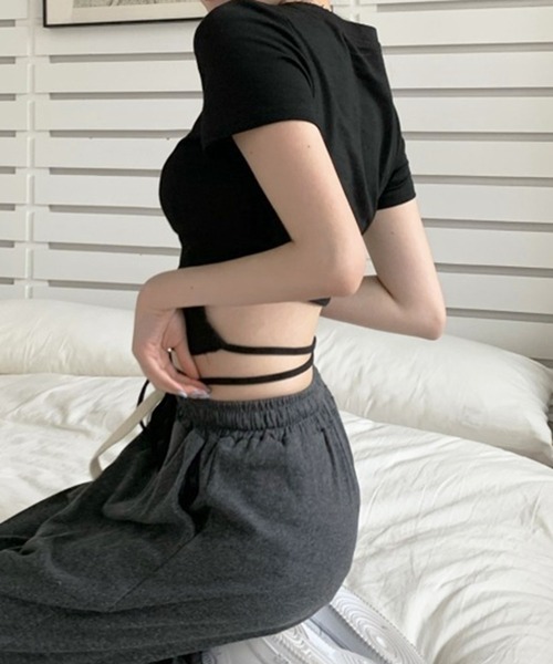 HALEY PESCA(ヘーリーペスカ)の「HALEY PESCA/ウエストデザイン ロゴTシャツ(Tシャツ/カットソー・レディース・ブラック/アイボリー・MEDIUM/LARGE)」の6枚目の写真