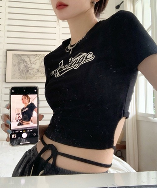 HALEY PESCA(ヘーリーペスカ)の「HALEY PESCA/ウエストデザイン ロゴTシャツ(Tシャツ/カットソー・レディース・ブラック/アイボリー・MEDIUM/LARGE)」の5枚目の写真