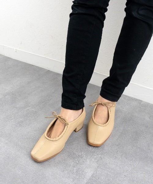 Fabby fabby（ファビィーファビィー）の「シャーリングリボンスクエアシューズ（その他シューズ・レディース・オフホワイト/ベージュ/ブラック・SMALL/MEDIUM/LARGE）」の10枚目の写真