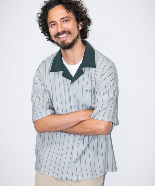 URBAN RESEARCH Sonny Label（アーバンリサーチサニーレーベル）の「OOPS　ストライプシャツ（シャツ/ブラウス・メンズ・グリーン系その他/レッド系その他・MEDIUM/LARGE）」の2枚目の写真