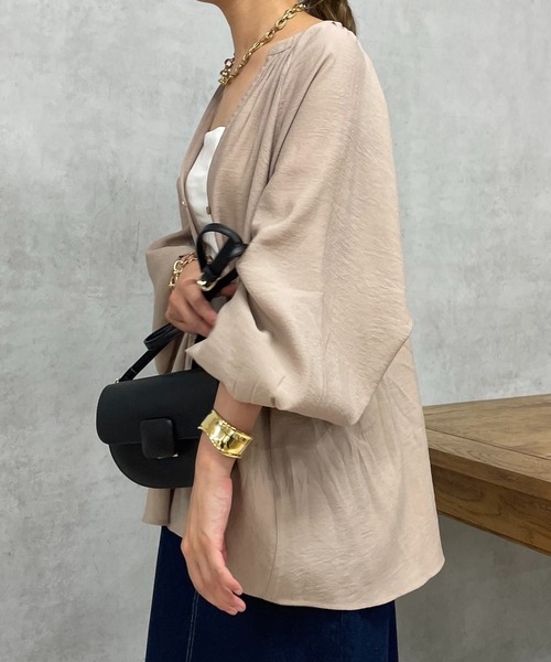 un dix cors（アンディコール）の「スキッパーボリューム袖ブラウス（シャツ/ブラウス・レディース・モカ/オフホワイト・FREE）」の6枚目の写真