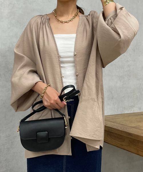 un dix cors（アンディコール）の「スキッパーボリューム袖ブラウス（シャツ/ブラウス・レディース・モカ/オフホワイト・FREE）」の11枚目の写真