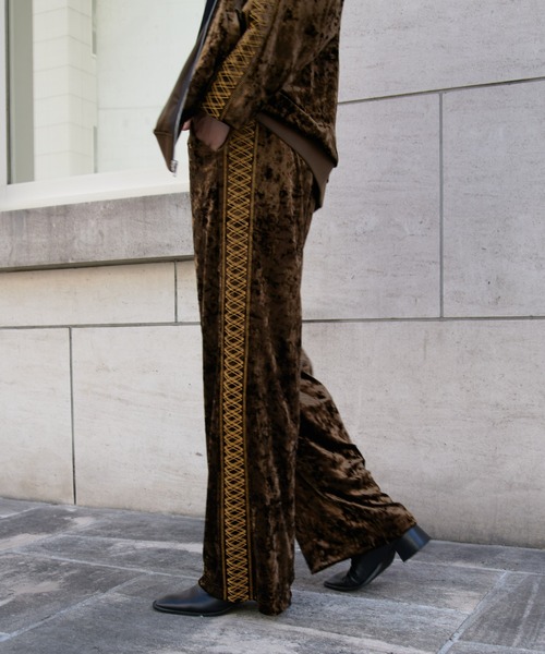 COLONY 2139（コロニートゥーワンスリーナイン）の「クラッシュベロアトラックパンツ（その他パンツ・メンズ・ブラック/ブラウン・LARGE/MEDIUM）」の11枚目の写真