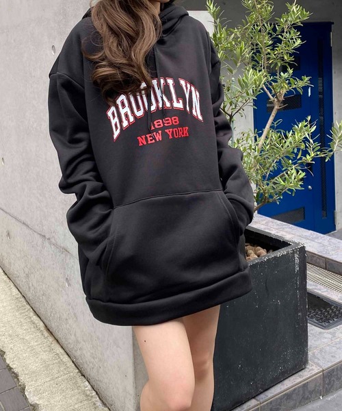 NANEA（ナネア）の「BROOKLYNロゴプリントルーズプルパーカー裏