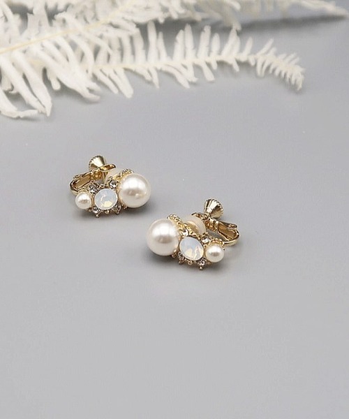 Cupid Heart(キューピッドハート)の「【Cupid Heart】結婚式アクセ!ストーンビジューパールイヤリング(イヤリング・レディース・ゴールド・MEDIUM)」の3枚目の写真