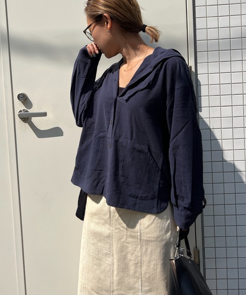 LBC（エルビーシー）の「フードロングシャツ（シャツ/ブラウス・レディース・ネイビー/ベージュ・M）」の13枚目の写真