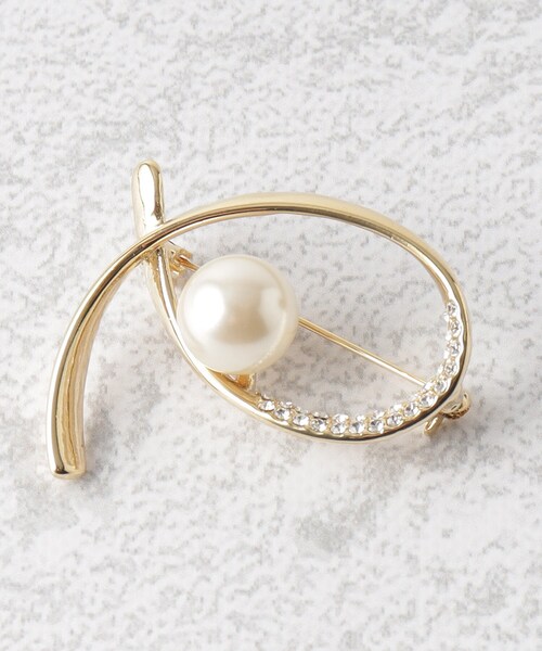 OPAQUE.CLIP（オペークドットクリップ）の「◆フェイクパールビジューラインブローチ/セレモニー対応（ブローチ/コサージュ・レディース・シルバー/ゴールド・00）」の3枚目の写真