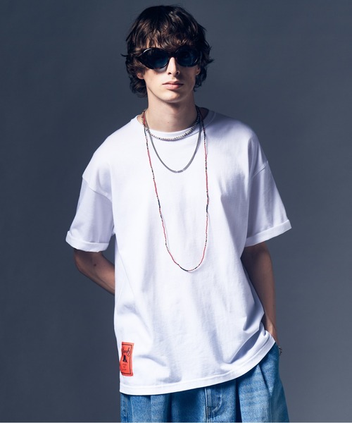 glamb(グラム)の「Roll Sleeve T-shirts / ロールスリーブTシャツ(Tシャツ/カットソー・メンズ・ブルー/ブラック/ホワイト・S/L/M)」の2枚目の写真