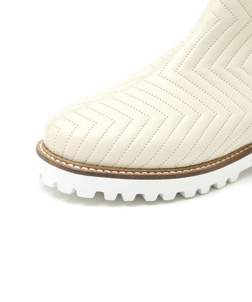 Au BANNISTER（オゥバニスター）の「【晴雨兼用】タンクソールボアブーツ（ブーツ・レディース・アイボリー/ブラック・L/M/S）」の6枚目の写真