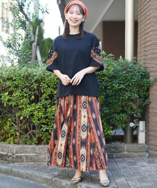 チチカカ(チチカカ)の「バンダナスリーブ刺繍Tシャツ(Tシャツ/カットソー・レディース・ホワイト/ブラック・FREE)」の14枚目の写真