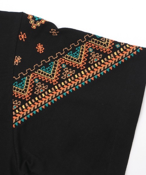 チチカカ　バンダナスリーブ刺繍Tシャツ　ホワイト バンダナスリーブ刺繍Tシャツ / Tシャツ・カットソー