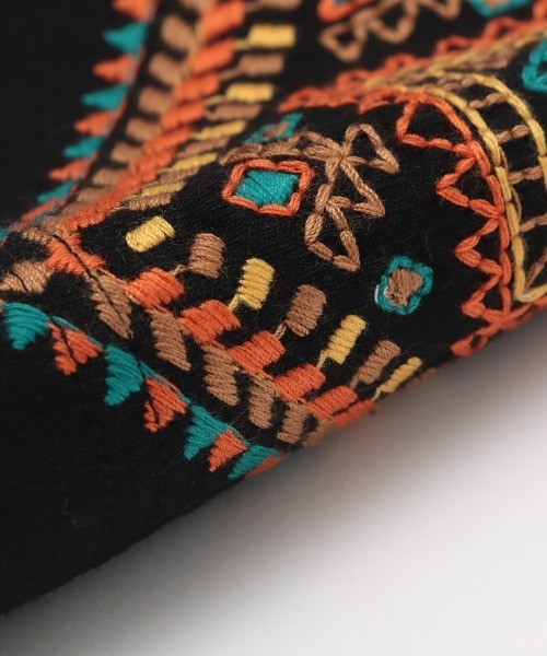 チチカカ(チチカカ)の「バンダナスリーブ刺繍Tシャツ(Tシャツ/カットソー・レディース・ホワイト/ブラック・FREE)」の4枚目の写真