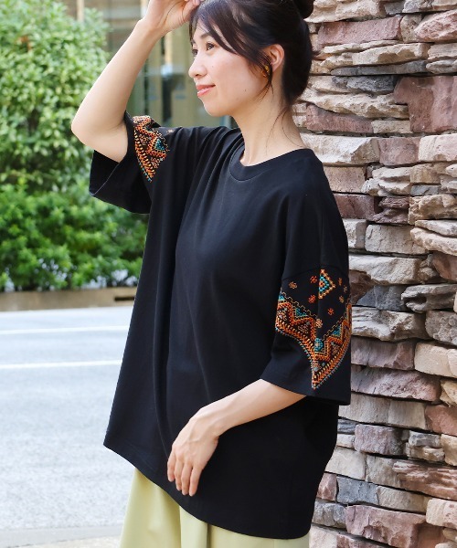 チチカカ(チチカカ)の「バンダナスリーブ刺繍Tシャツ(Tシャツ/カットソー・レディース・ホワイト/ブラック・FREE)」の21枚目の写真