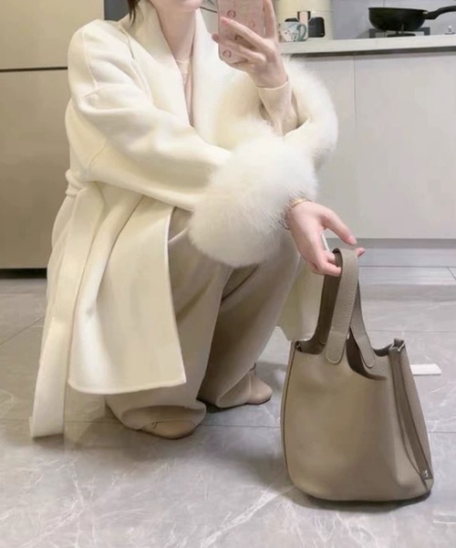 SMILE ORCHID（スマイルオーキッド）の「フォックスファー付きスタンドカラーウール混コート（ステンカラーコート・レディース・グレー/アイボリー・M）」の3枚目の写真