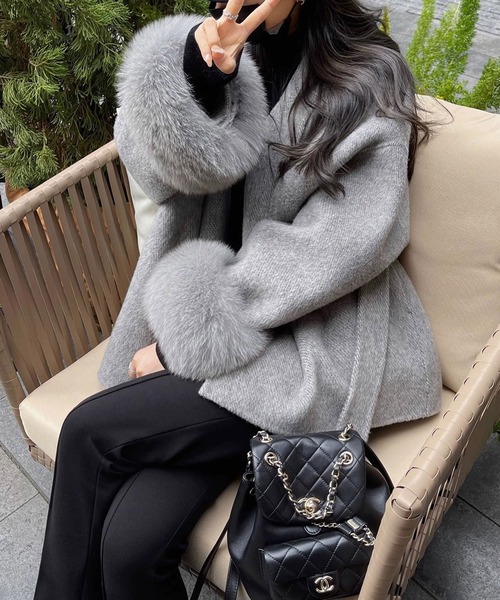 SMILE ORCHID（スマイルオーキッド）の「フォックスファー付きスタンドカラーウール混コート（ステンカラーコート・レディース・グレー/アイボリー・M）」の6枚目の写真