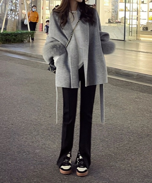 SMILE ORCHID（スマイルオーキッド）の「フォックスファー付きスタンドカラーウール混コート（ステンカラーコート・レディース・グレー/アイボリー・M）」の9枚目の写真