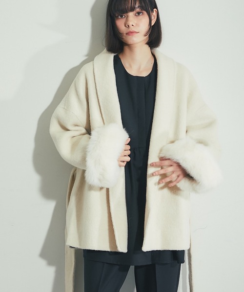 SMILE ORCHID（スマイルオーキッド）の「フォックスファー付きスタンドカラーウール混コート（ステンカラーコート・レディース・グレー/アイボリー・M）」の21枚目の写真