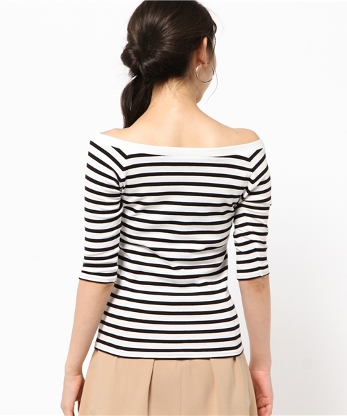 MOUSSY(マウジー)の「OFF SHOULDER TOPS J(Tシャツ/カットソー・レディース・ホワイト/ホワイト系その他/ダークネイビー・2/1)」の7枚目の写真