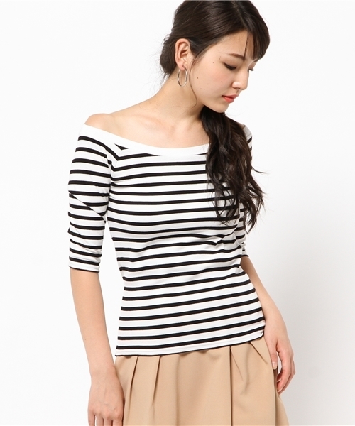 MOUSSY(マウジー)の「OFF SHOULDER TOPS J(Tシャツ/カットソー・レディース・ホワイト/ホワイト系その他/ダークネイビー・2/1)」の16枚目の写真