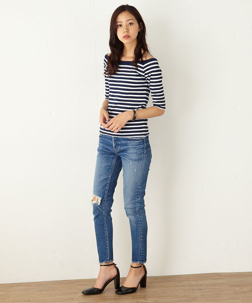 MOUSSY(マウジー)の「OFF SHOULDER TOPS J(Tシャツ/カットソー・レディース・ホワイト/ホワイト系その他/ダークネイビー・2/1)」の12枚目の写真