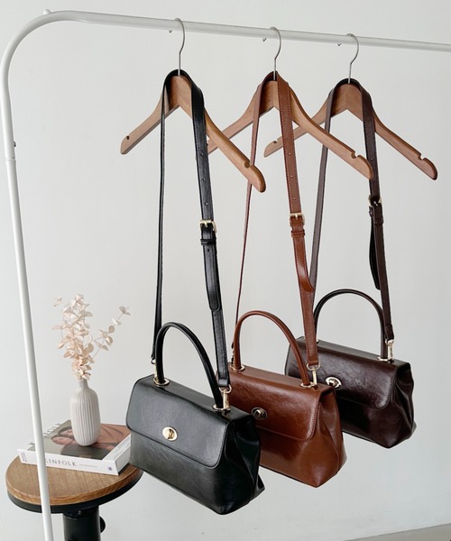 un+frame（アンフレーム）の「2way vintage leather shoulder bag／2WAYスクエアヴィンテージPUショルダーバッグ（ショルダーバッグ・レディース・ダークブラウン/ブラック/ブラウン・FREE）」の14枚目の写真