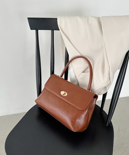 un+frame（アンフレーム）の「2way vintage leather shoulder bag／2WAYスクエアヴィンテージPUショルダーバッグ（ショルダーバッグ・レディース・ダークブラウン/ブラック/ブラウン・FREE）」の6枚目の写真