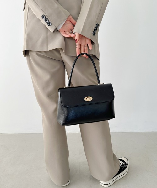 un+frame（アンフレーム）の「2way vintage leather shoulder bag／2WAYスクエアヴィンテージPUショルダーバッグ（ショルダーバッグ・レディース・ダークブラウン/ブラック/ブラウン・FREE）」の19枚目の写真