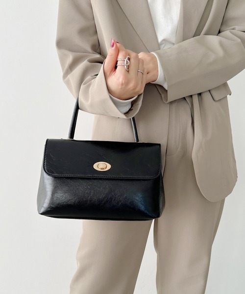 un+frame（アンフレーム）の「2way vintage leather shoulder bag／2WAYスクエアヴィンテージPUショルダーバッグ（ショルダーバッグ・レディース・ダークブラウン/ブラック/ブラウン・FREE）」の16枚目の写真