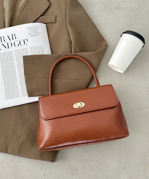 un+frame（アンフレーム）の「2way vintage leather shoulder bag／2WAYスクエアヴィンテージPUショルダーバッグ（ショルダーバッグ・レディース・ダークブラウン/ブラック/ブラウン・FREE）」の5枚目の写真