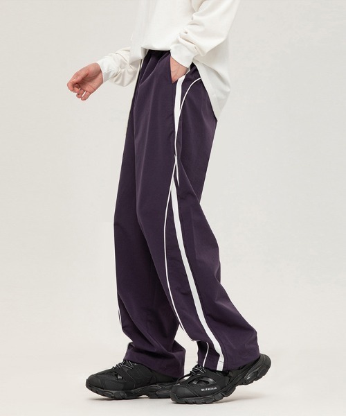 Ressaca(レサーカ)の「ルーズストレートシルエット サイドラインバギートラックパンツ(その他パンツ・メンズ・ブラック/グレー/パープル・M/S/XL/L)」の3枚目の写真