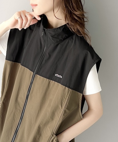 Java(ジャバ)の「《Javaジャバコラボ》羽織るだけで、旬なスポーツミックスが完成。ドロストポケットジップベスト(セットアップ可能)(ベスト・レディース・ブラック/オフホワイト/カーキ系・LARGE/MEDIUM/X-LARGE)」の1枚目の写真