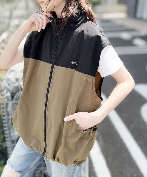 Java(ジャバ)の「《Javaジャバコラボ》羽織るだけで、旬なスポーツミックスが完成。ドロストポケットジップベスト(セットアップ可能)(ベスト・レディース・ブラック/オフホワイト/カーキ系・LARGE/MEDIUM/X-LARGE)」の7枚目の写真