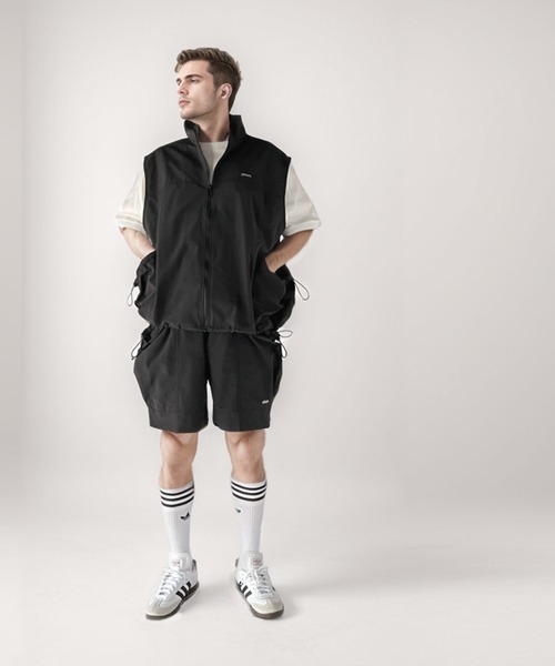 Java(ジャバ)の「《Javaジャバコラボ》羽織るだけで、旬なスポーツミックスが完成。ドロストポケットジップベスト(セットアップ可能)(ベスト・レディース・ブラック/オフホワイト/カーキ系・LARGE/MEDIUM/X-LARGE)」の12枚目の写真