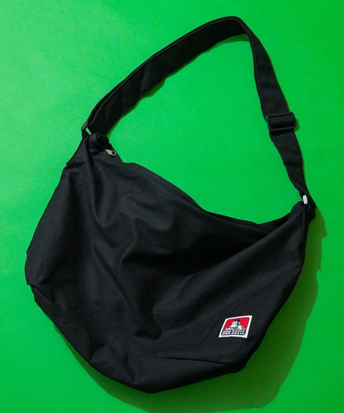 BEN DAVIS（ベンデイビス）の「【BEN DAVIS/ベンデイヴィス】【通学・マザーズバッグに】BIGショルダー A4・PC収納◎ 軽い背負い心地 厚手キャンバス ユニセックス（バックパック/リュック・メンズ・オフホワイト/ブラック/カーキ/キャメル・FREE）」の2枚目の写真