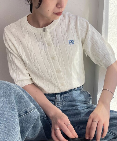 fredy emue(フレディエミュ)の「【新色登場】FR刺繍ケーブル柄半袖カーディガン(カーディガン/ボレロ・レディース・オフホワイト/ブルー/ネイビー/ピンク/ライトグレー/オレンジ/レッド/グレイッシュベージュ・38)」の15枚目の写真