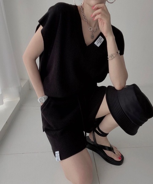 N.s(エヌドットエス)の「フレンチスリーブニットトップス+ショートパンツセットアップ(セットアップ・レディース・アイボリー/ブラック/ピンク/モカ・FREE)」の13枚目の写真