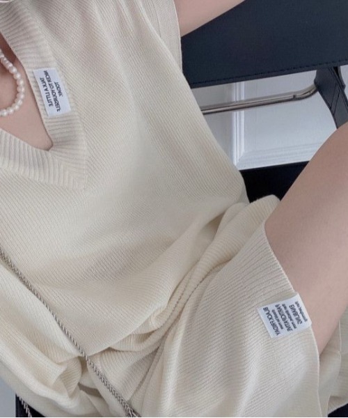 N.s(エヌドットエス)の「フレンチスリーブニットトップス+ショートパンツセットアップ(セットアップ・レディース・アイボリー/ブラック/ピンク/モカ・FREE)」の17枚目の写真