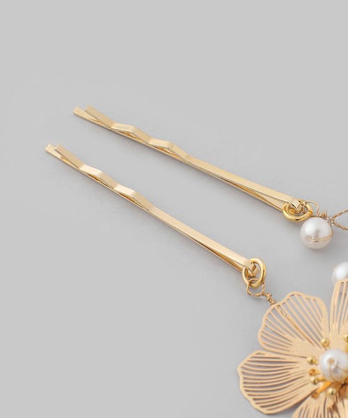 ANEMONE（アネモネ）の「メタルフラワー×パールバインヘッドドレス（カチューシャ・レディース・ゴールド・FREE）」の5枚目の写真