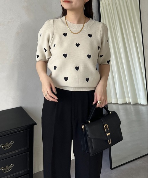 prose verse（プロズヴェール）の「半袖ハート刺繍ニット（ニット/セーター・レディース・ブラック/ベージュ・ﾌﾘ-）」の4枚目の写真