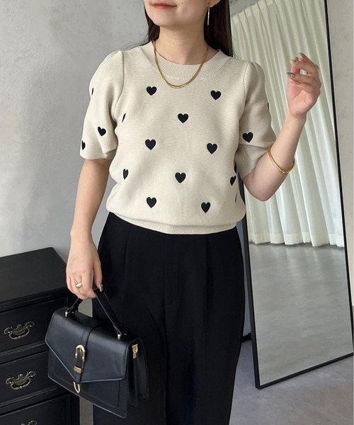 prose verse（プロズヴェール）の「半袖ハート刺繍ニット（ニット/セーター・レディース・ブラック/ベージュ・ﾌﾘ-）」の5枚目の写真