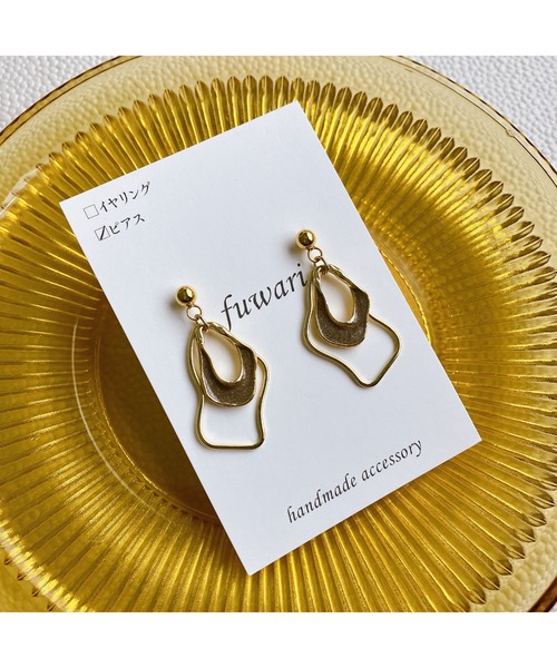 tone(トーン)の「【fuwari】不規則ダブルフープ サージカルステンレスピアス(MA)(ピアス(両耳用)・レディース・ベージュ系その他/ダークグレー/グリーン・FREE)」の9枚目の写真