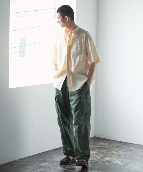 URBAN RESEARCH(アーバンリサーチ)の「高密度コットンショートスリーブシャツ(シャツ/ブラウス・メンズ・ライトブルー/グレー/ホワイト/イエロー・MEDIUM/LARGE)」の7枚目の写真