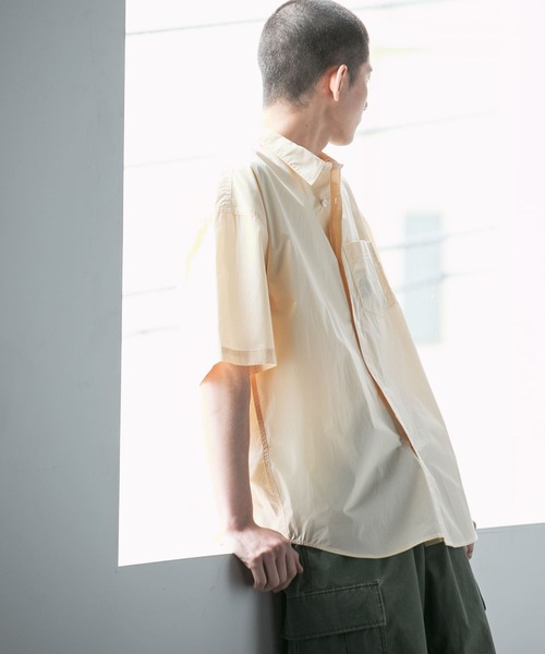 URBAN RESEARCH(アーバンリサーチ)の「高密度コットンショートスリーブシャツ(シャツ/ブラウス・メンズ・ライトブルー/グレー/ホワイト/イエロー・MEDIUM/LARGE)」の5枚目の写真