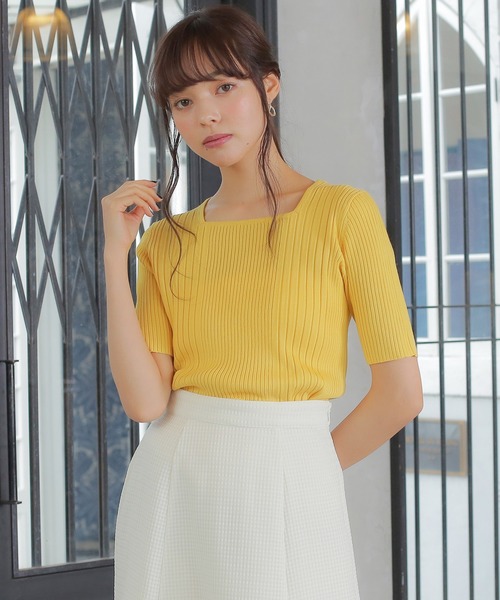 TRUDEA(トルディア)の「スクエアランダムリブニット(半袖)(ニット/セーター・レディース・イエロー/ブルー/ピンク/ブラック/ホワイト・MEDIUM/LARGE)」の2枚目の写真